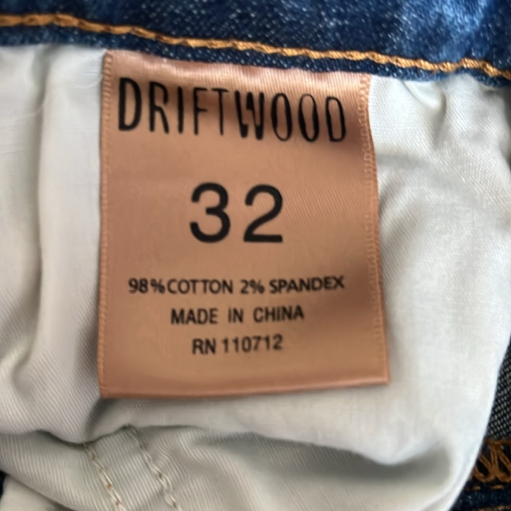 Driftwood Jeans size 32 . Embroidery on bottoms and pockets! NWT s - Picture 7 of 8